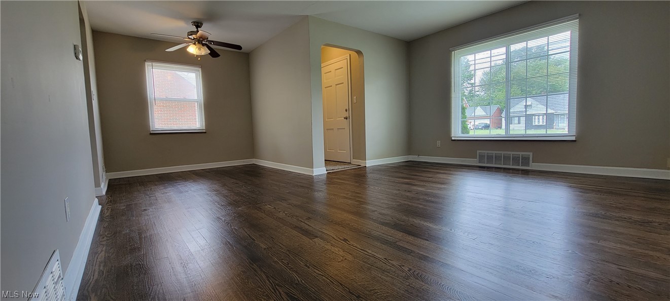 10475 Snow Road Parma Heights, OH 44130 - Photo 6 of 27