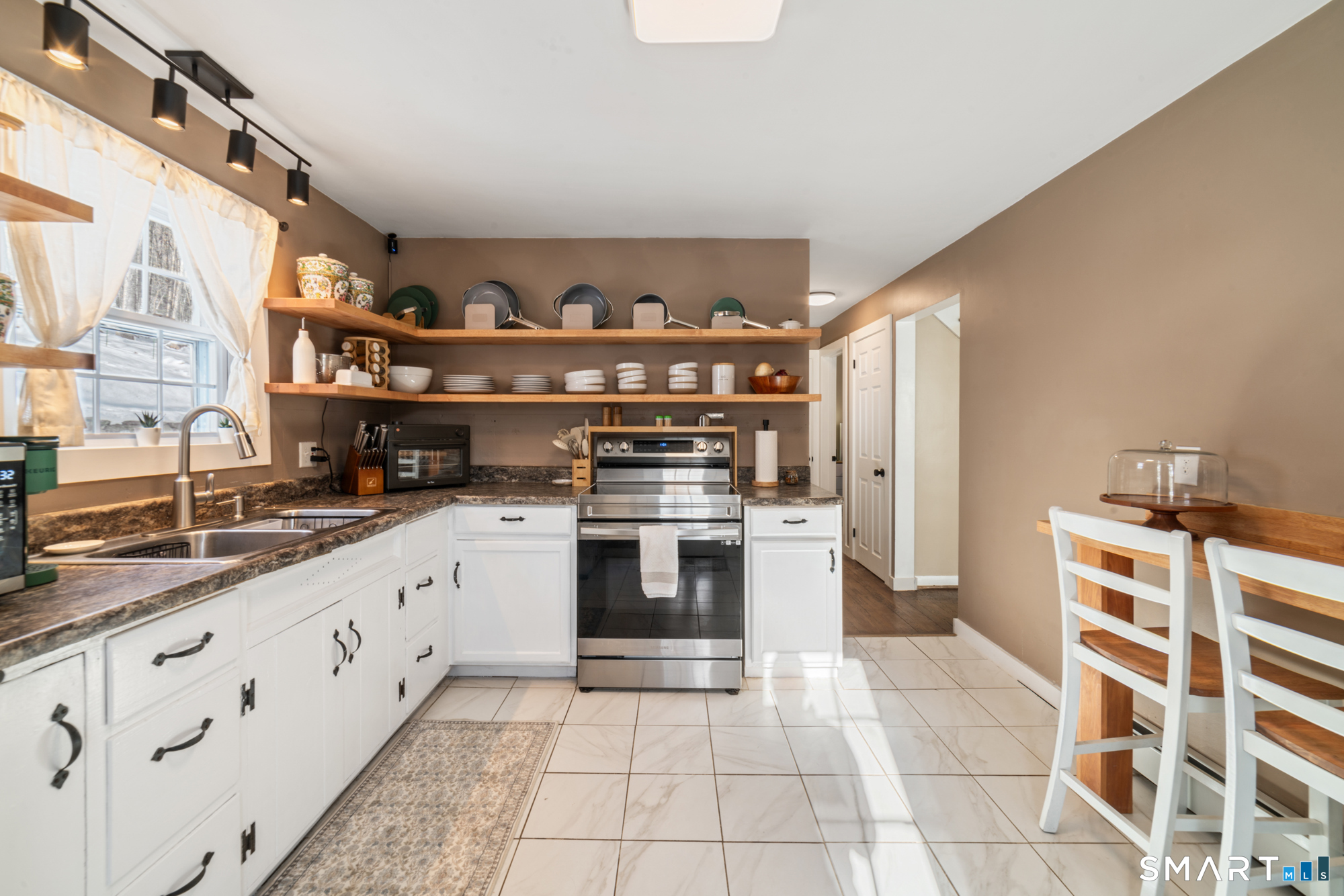 1365 Norfolk Road Torrington, CT 06790 - Photo 9 of 40