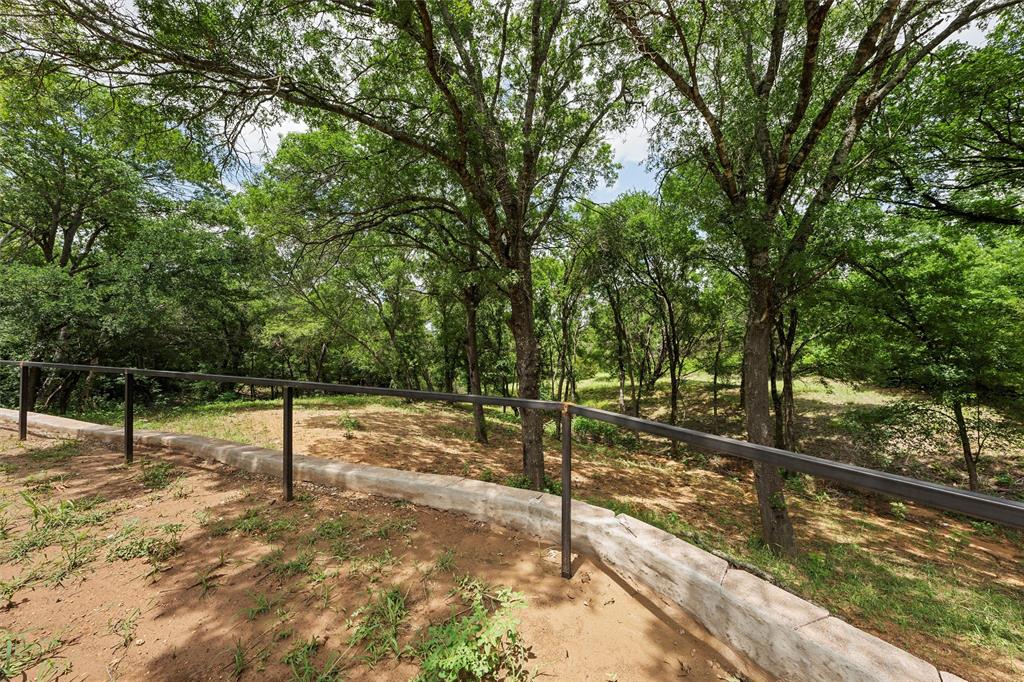 1698 Rogers Hill Road Waco, TX 76705 - Photo 35 of 40 View of yard