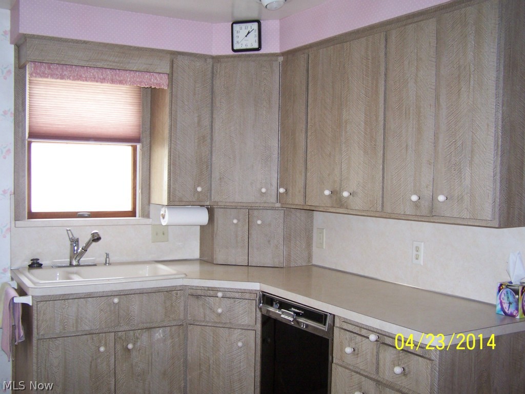 13013 Orme Road Cleveland, OH 44125 - Photo 7 of 22 Gallery Image 7