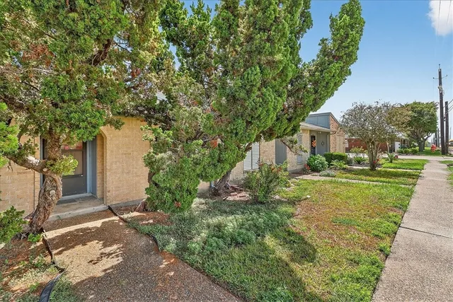 $1,350 | 7201 Sparkle Sea Drive, Unit I I, Corpus Christi, TX 78412