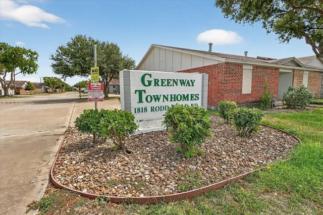 $1,350 | 7201 Sparkle Sea Drive, Unit I I, Corpus Christi, TX 78412