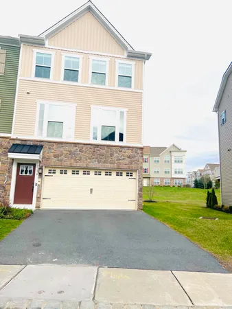$2,800 | 2396 Raya Way, Easton, PA 18045