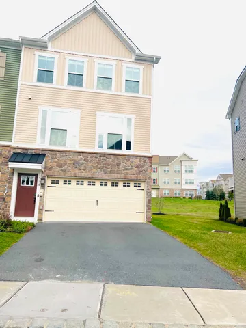 $2,800 | 2396 Raya Way, Easton, PA 18045