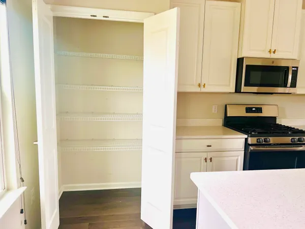 $2,800 | 2396 Raya Way, Easton, PA 18045