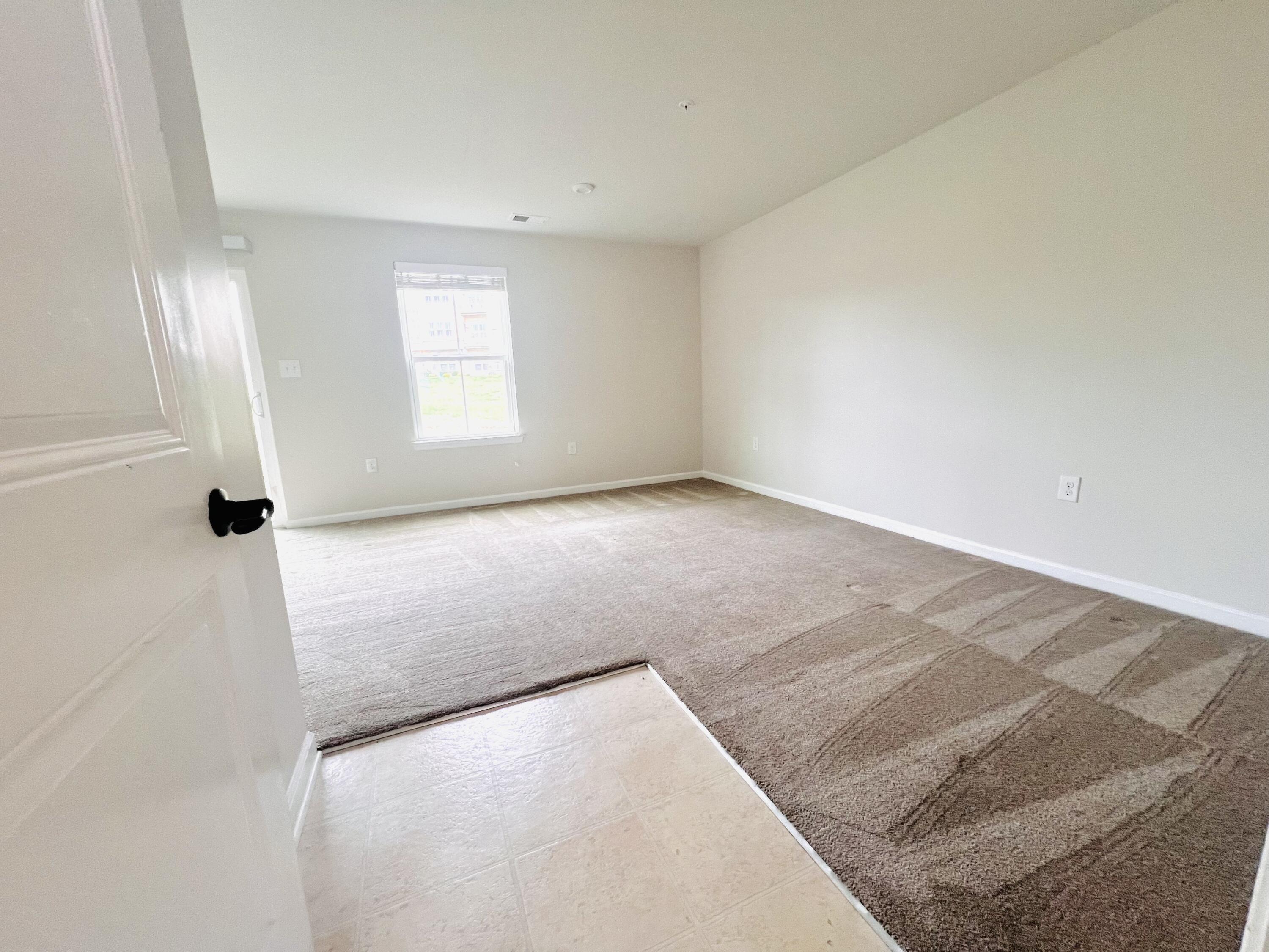 2396 Raya Way Easton, PA 18045 - Photo 3 of 36 IMG_6622