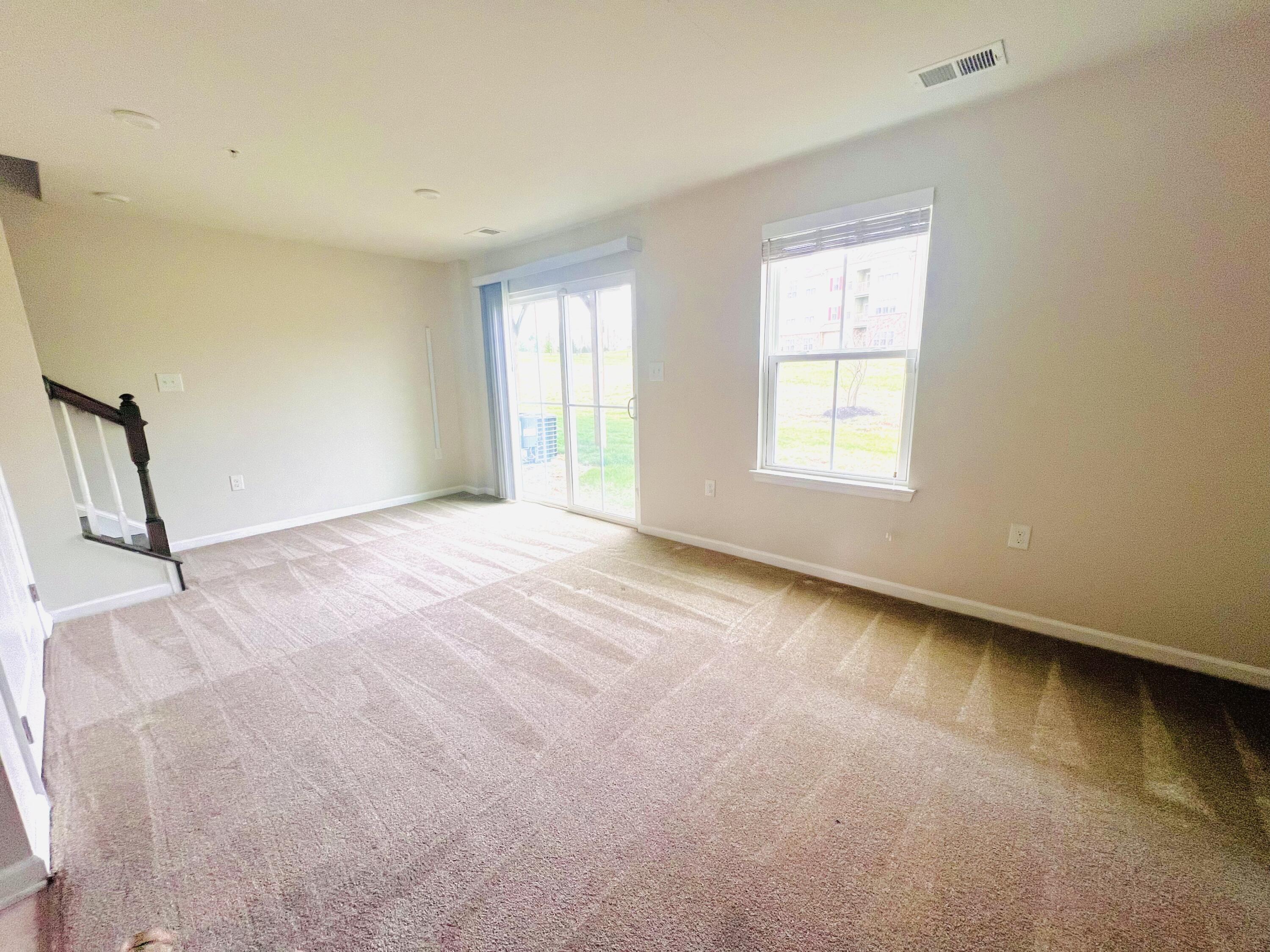 2396 Raya Way Easton, PA 18045 - Photo 4 of 36 IMG_6623