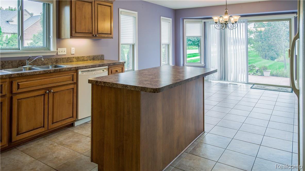 47916 Racewood Drive Macomb, MI 48044 - Photo 6 of 28 kit 4.jpg
