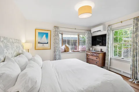 Undisclosed Address, East Hampton, NY 11937