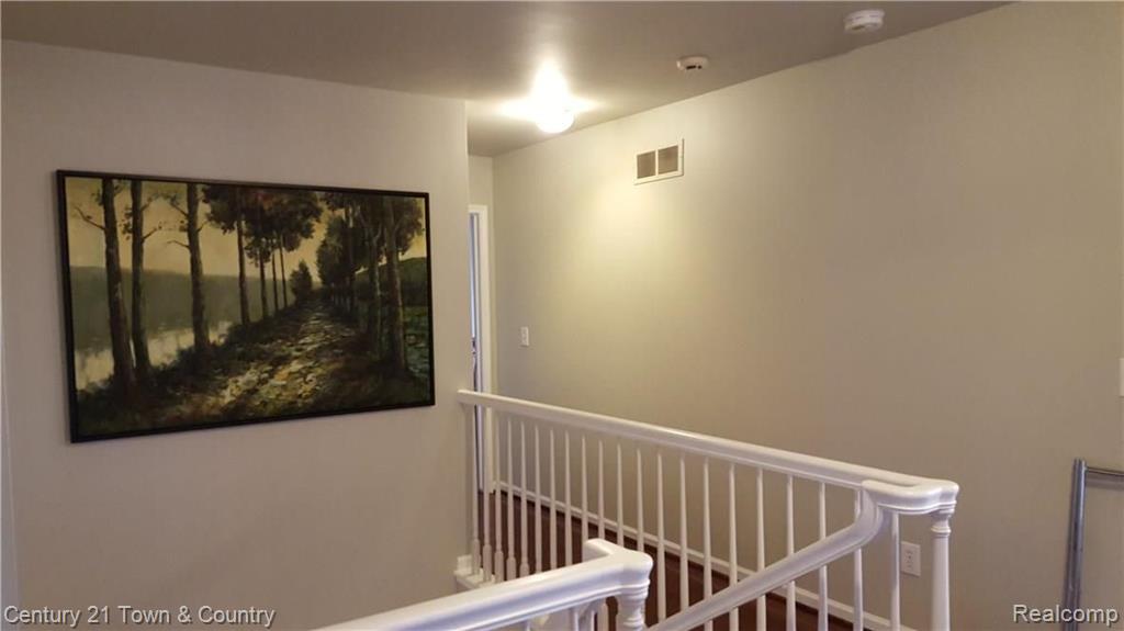 1740 Mackwood Road Rochester Hills, MI 48307 - Photo 18 of 31