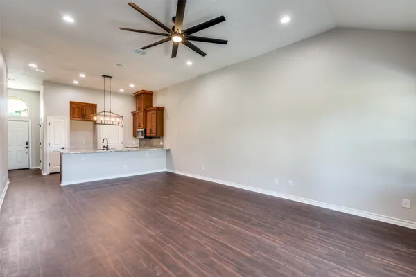 $249,000 | 301 Navarro Way, Unit 29B, Seguin, TX 78155