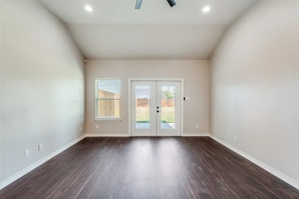 $249,000 | 301 Navarro Way, Unit 29B, Seguin, TX 78155