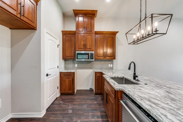 $249,000 | 301 Navarro Way, Unit 29B, Seguin, TX 78155