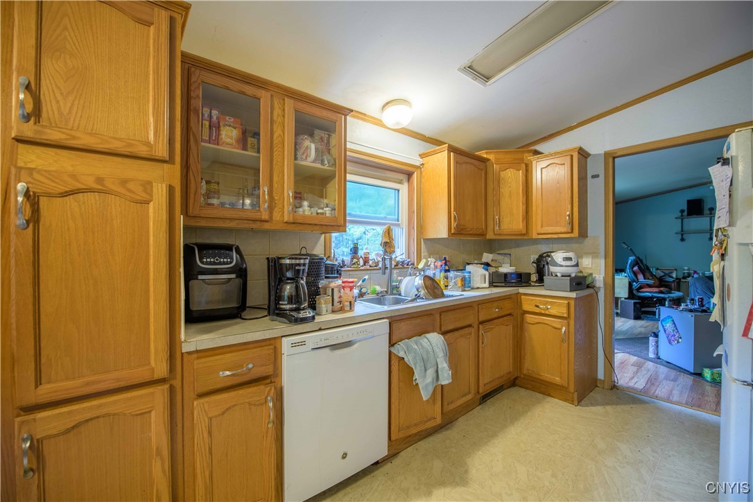 392 South Albion Road Altmar, NY 13302 - Photo 7 of 40