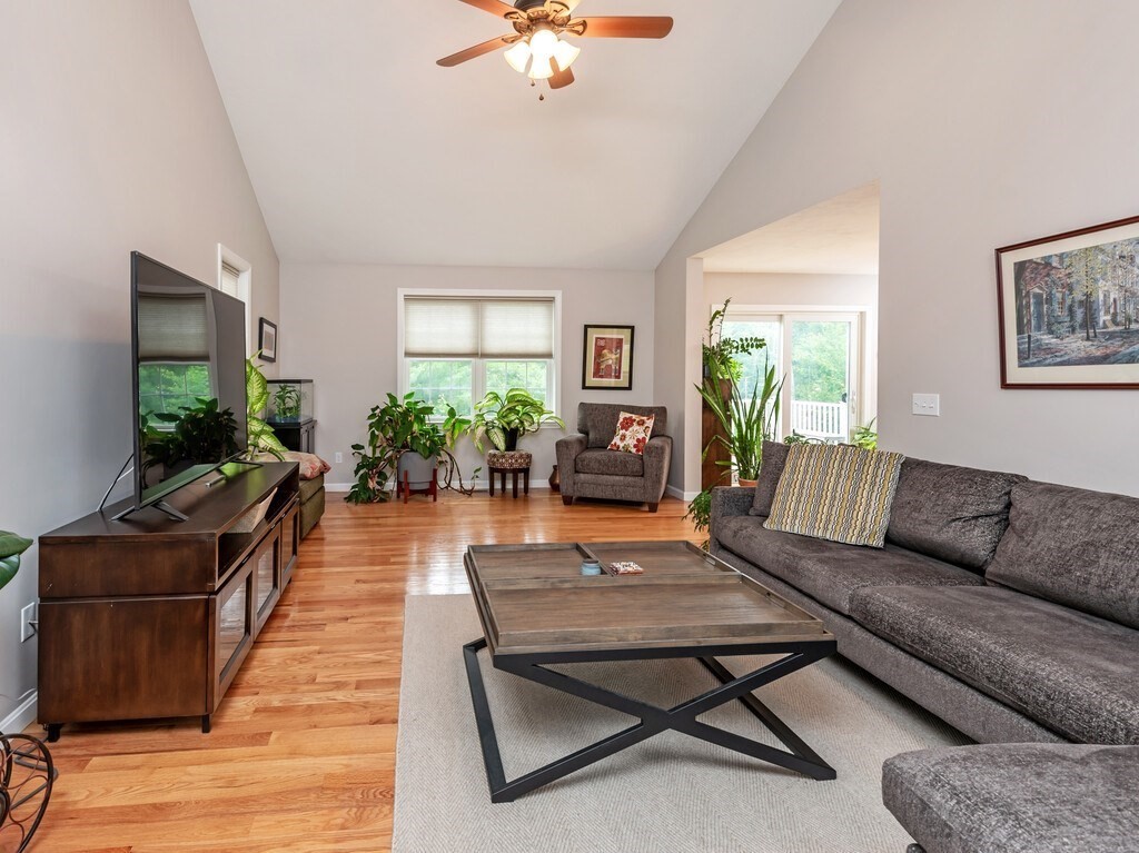 45 Draper Woods Road Sturbridge, MA 01518 - Photo 8 of 38