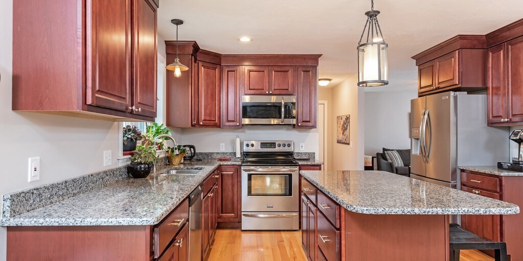 45 Draper Woods Road Sturbridge, MA 01518 - Photo 10 of 38