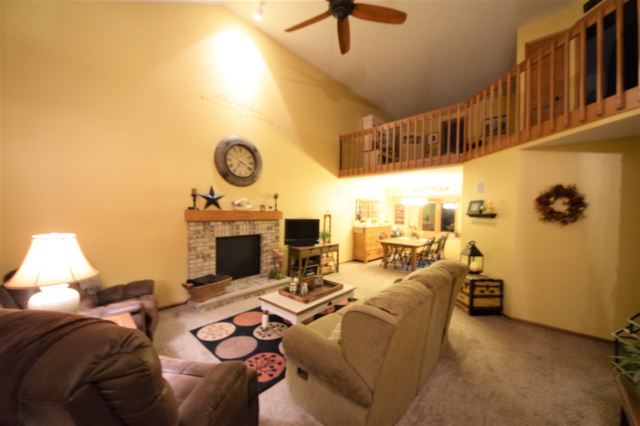10826 Wild Ridge Place Fort Wayne, IN 46818 - Photo 3 of 17