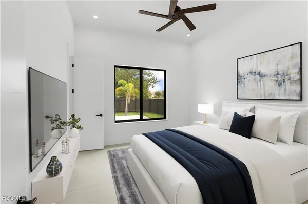 $985,000 | 105 Southwest 33rd Place, Cape Coral, FL 33991