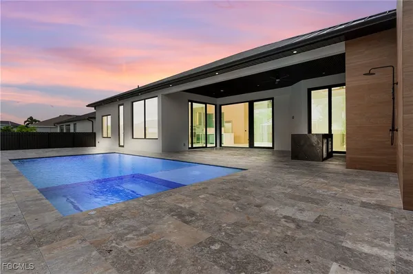 $985,000 | 105 Southwest 33rd Place, Cape Coral, FL 33991