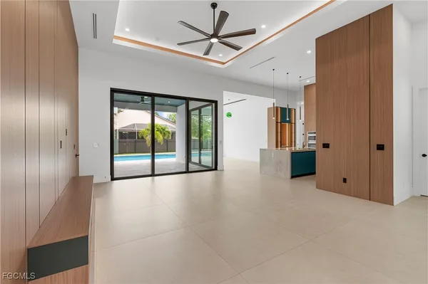 $985,000 | 105 Southwest 33rd Place, Cape Coral, FL 33991