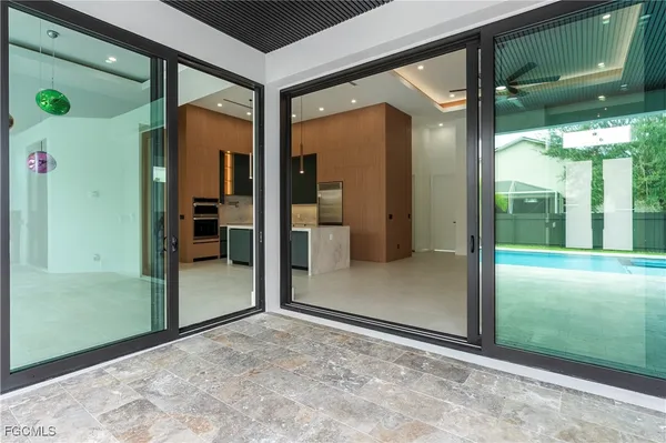 $985,000 | 105 Southwest 33rd Place, Cape Coral, FL 33991