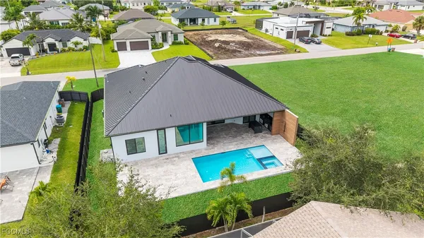 $985,000 | 105 Southwest 33rd Place, Cape Coral, FL 33991