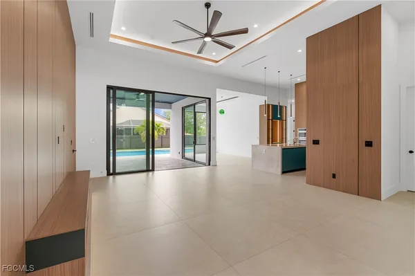 $985,000 | 105 Southwest 33rd Place, Cape Coral, FL 33991