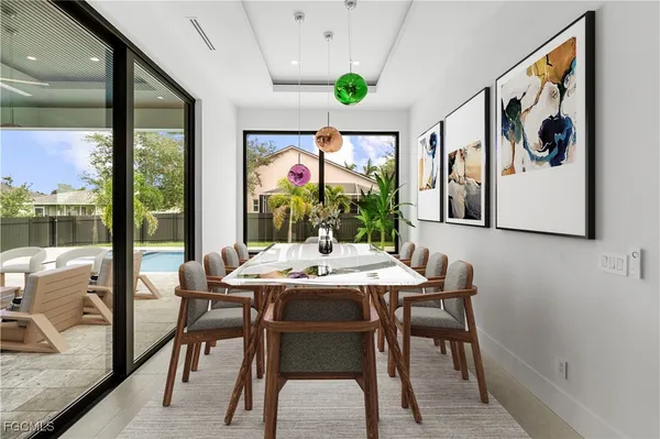 $985,000 | 105 Southwest 33rd Place, Cape Coral, FL 33991