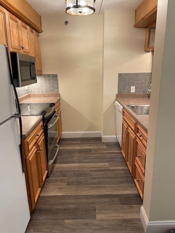 60 Rantoul Street, Unit 101 Beverly, MA 01915 - Photo 4 of 17 Gallery Image 4