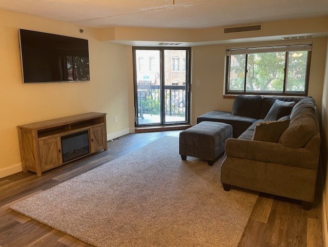 60 Rantoul Street, Unit 101 Beverly, MA 01915 - Photo 7 of 17 Gallery Image 7
