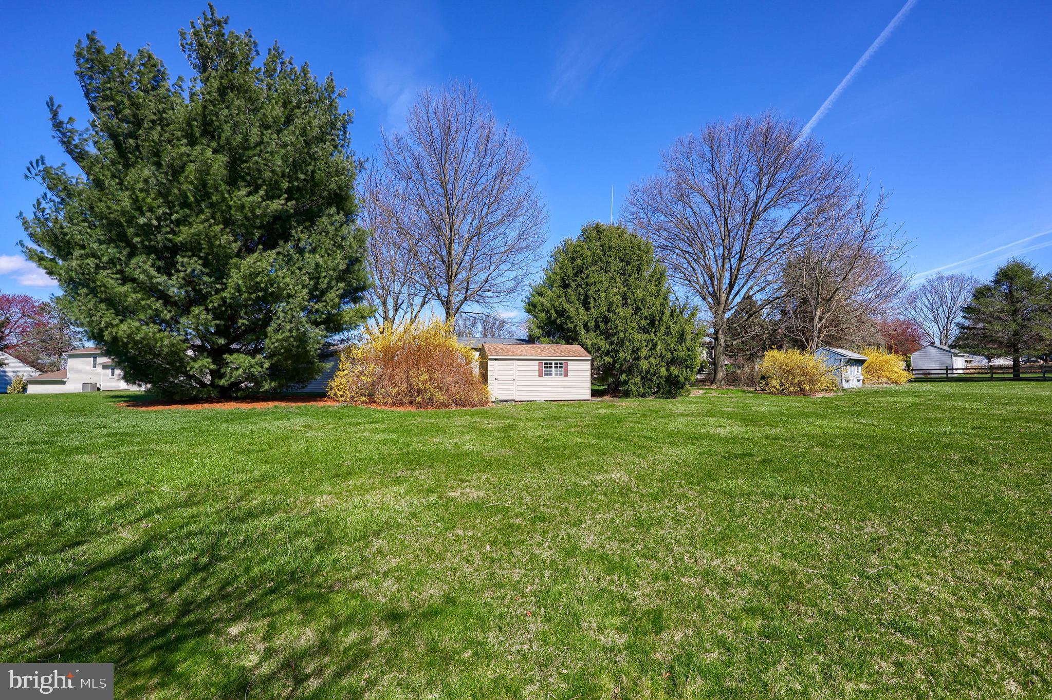 746 West 6th Street Lititz, PA 17543 - Photo 34 of 43 a front view of house with garden