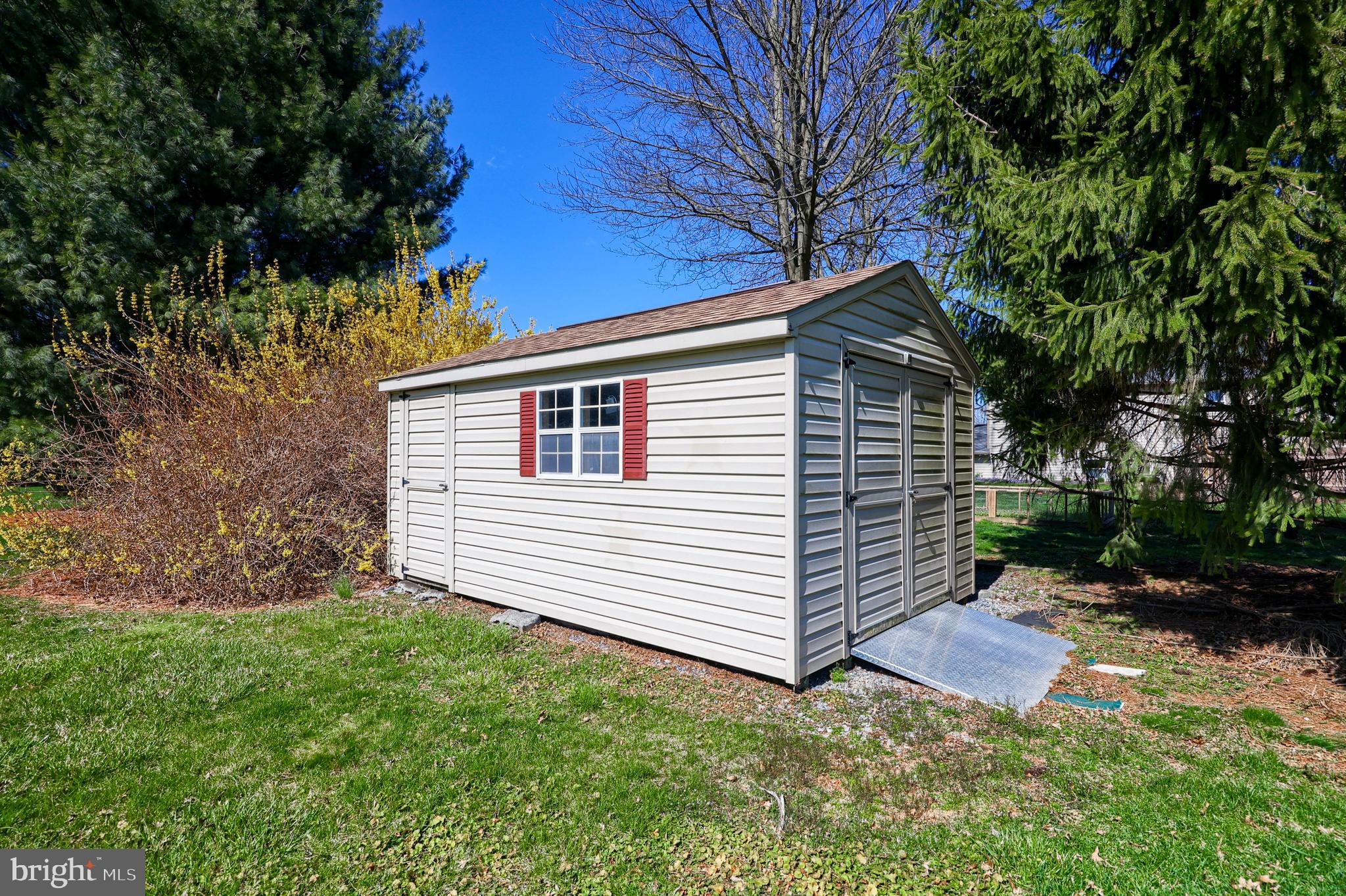 746 West 6th Street Lititz, PA 17543 - Photo 35 of 43 a front view of a house with a yard