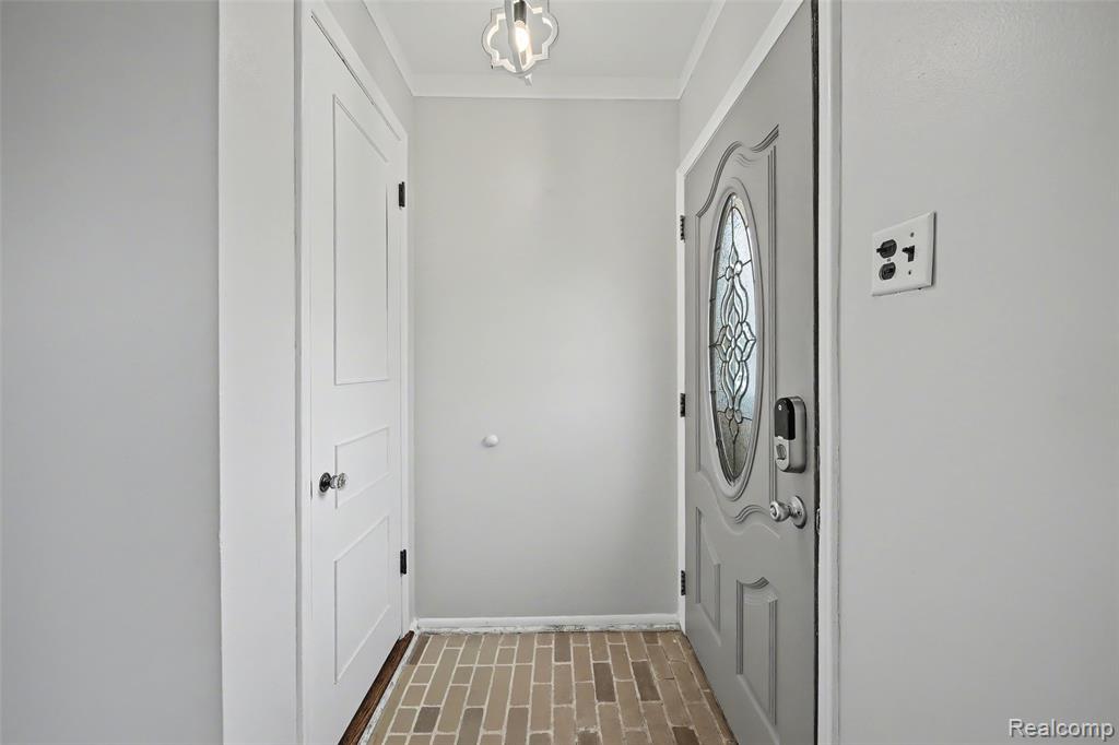 8031 Pardee Road Taylor, MI 48180 - Photo 3 of 26 Gallery Image 3