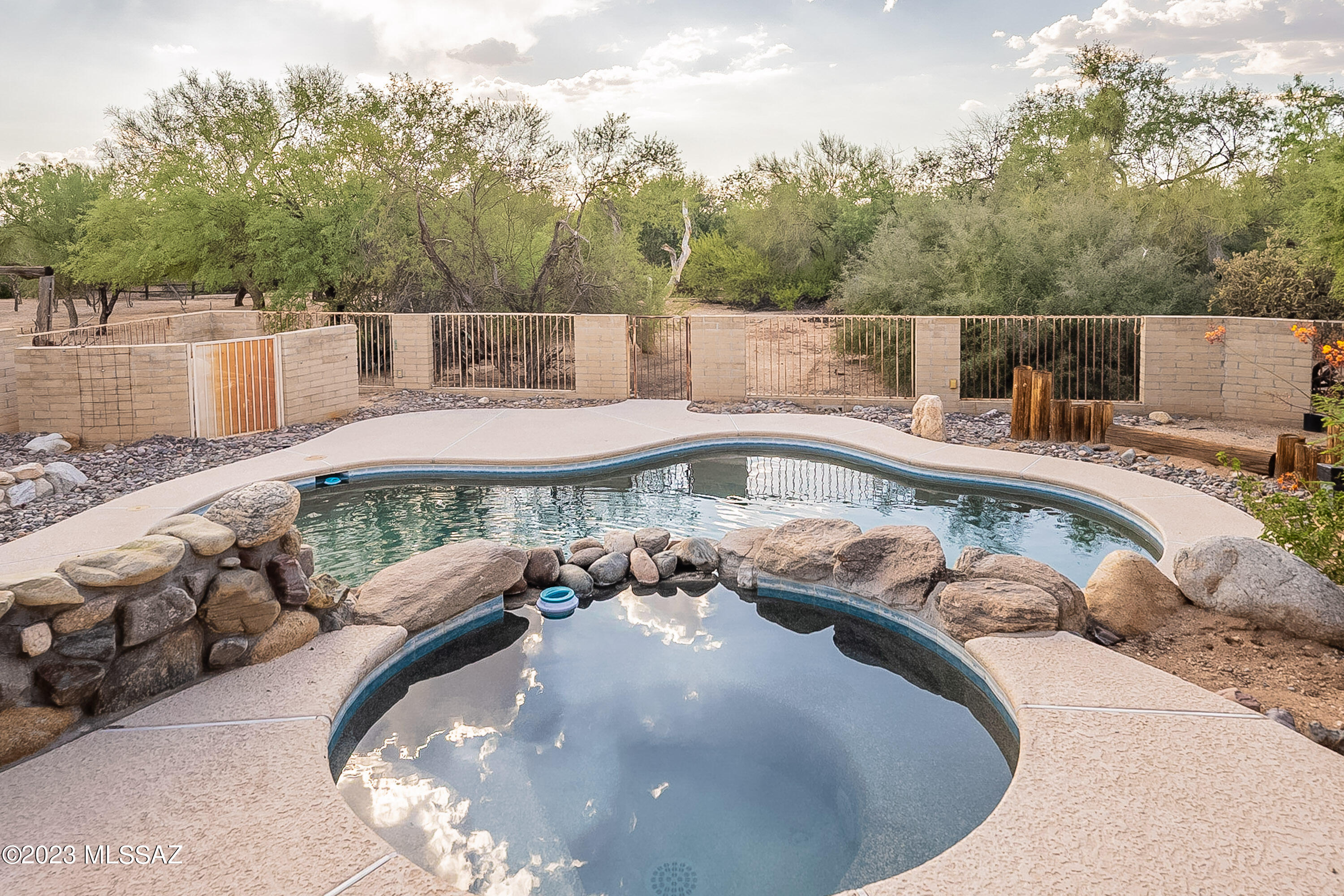 8363 North Wanda Road Tucson, AZ 85704 - Photo 36 of 43