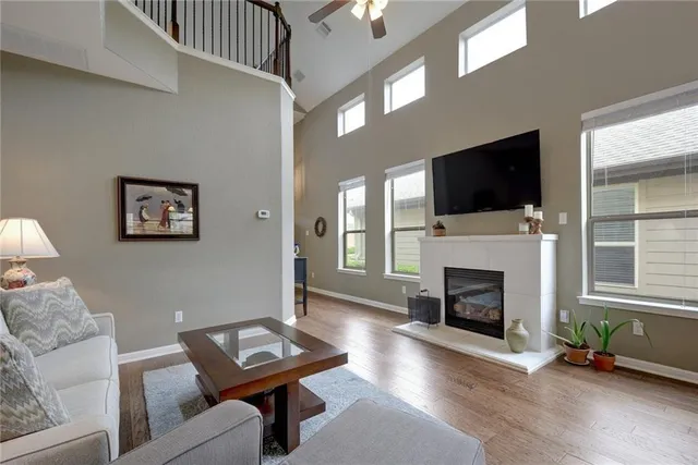 $2,500 | 7233 Menchaca Road, Unit 27, Austin, TX 78745