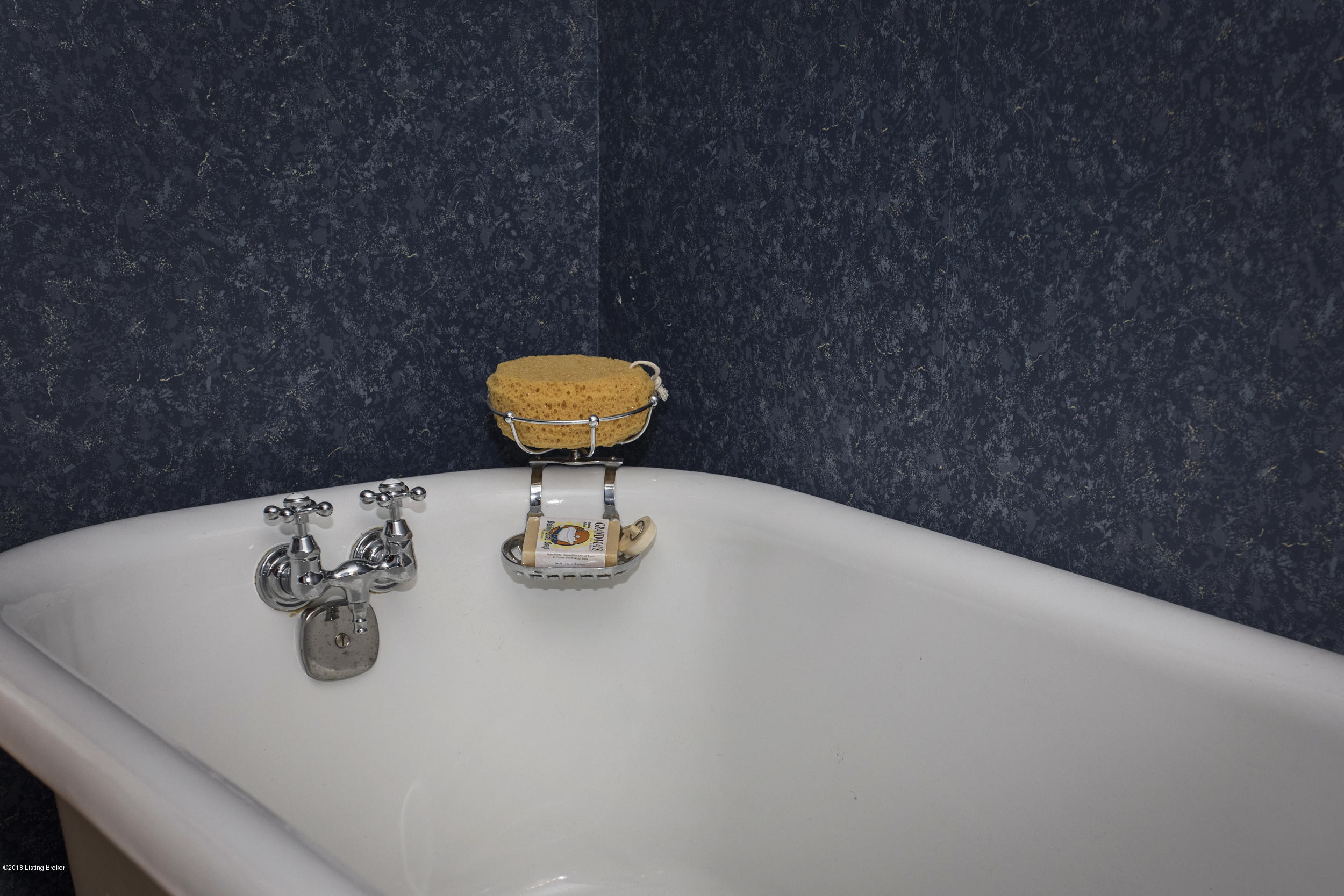 1908 Hunters Trace Road La Grange, KY 40031 - Photo 18 of 55 18-1st fl full bath