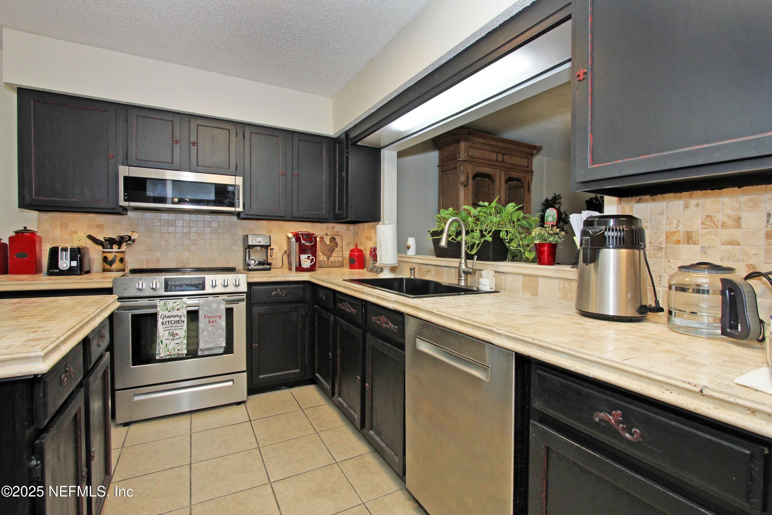 11023 Peppermill Lane Jacksonville, FL 32257 - Photo 16 of 35 kitchen