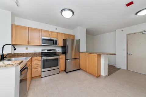 $313,000 | 222 North Columbus Drive, Unit 3810, Chicago, IL 60601