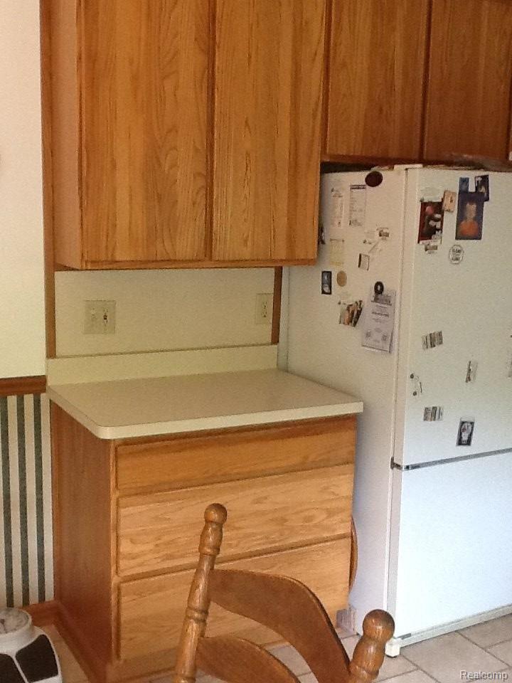 2298 East Coon Lake Road Howell, MI 48843 - Photo 16 of 42 CoonLkKitchen4.JPG