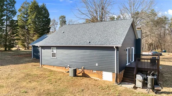 $329,900 | 220 Farmview Road, Madison, NC 27025