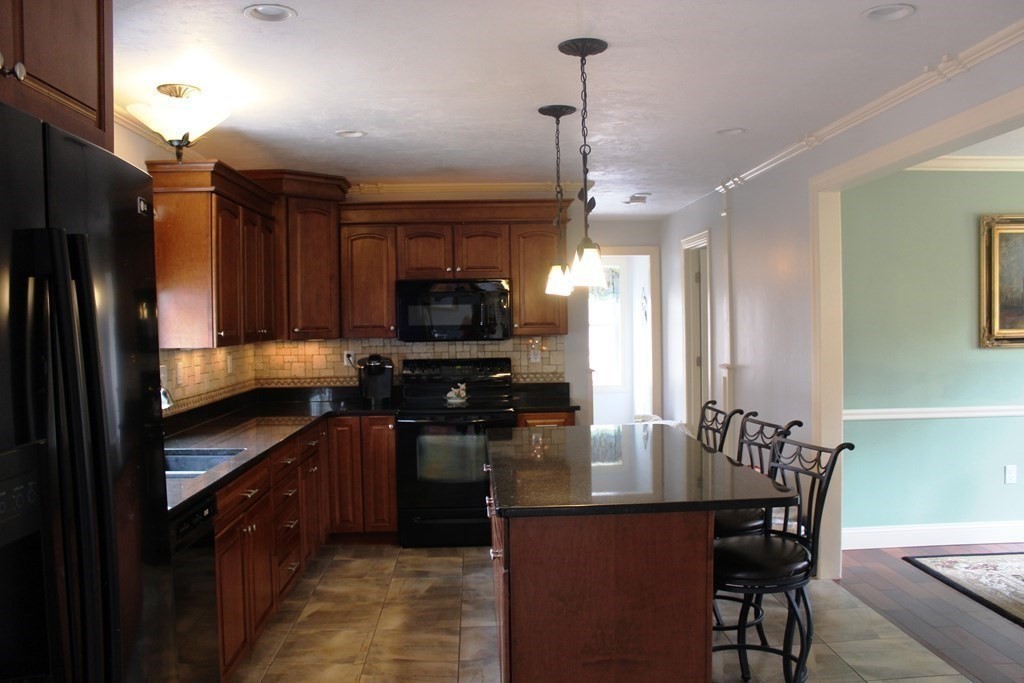 4 Howe Road Spencer, MA 01562 - Photo 10 of 37 Gallery Image 10