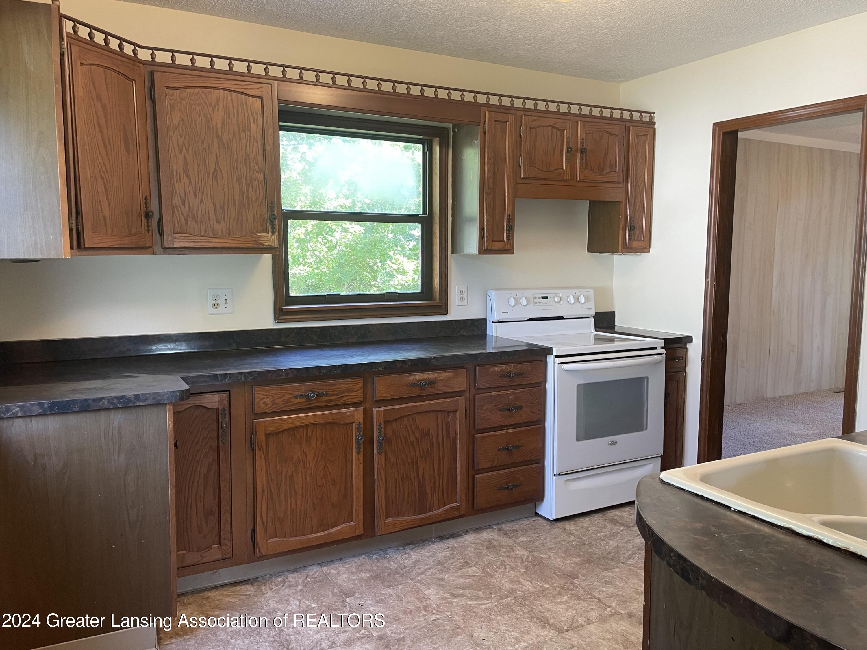 3129 Ingham Street Lansing, MI 48911 - Photo 8 of 27 9