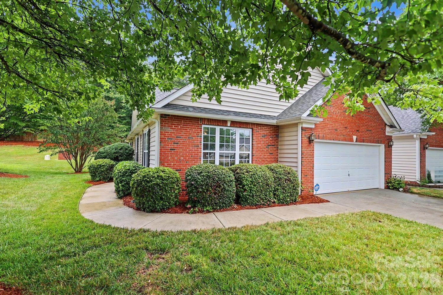 1669 Onyx Ridge Fort Mill, SC 29708 - Photo 3 of 27