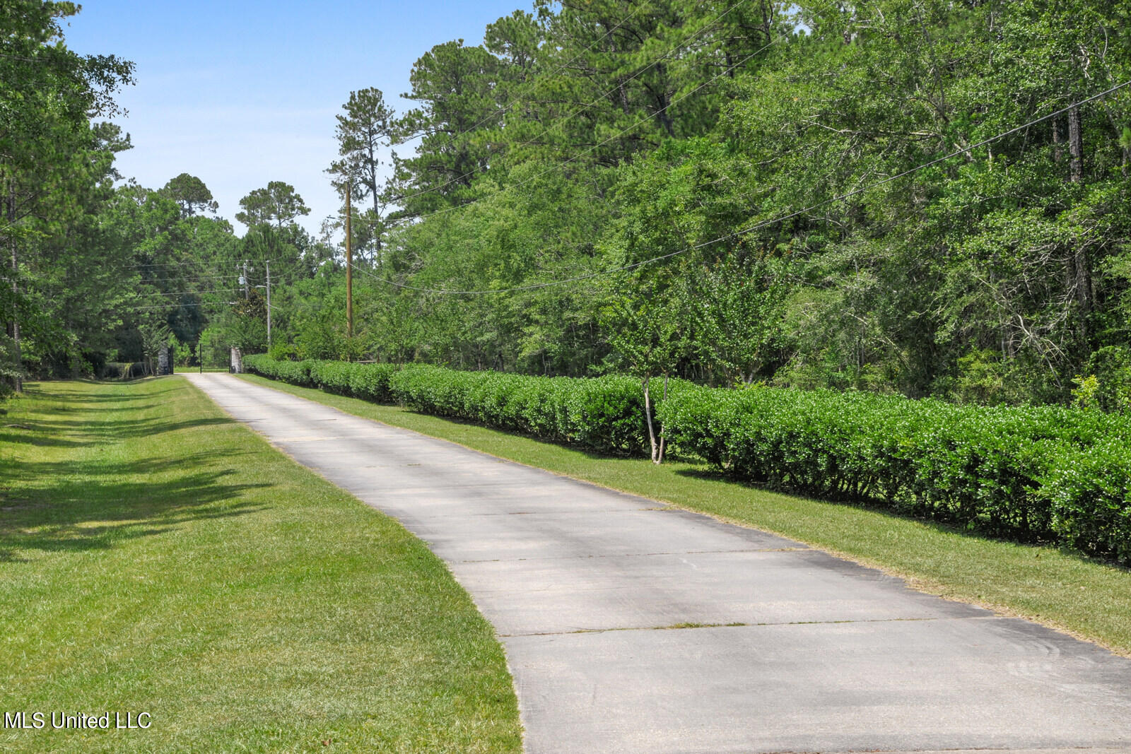 23441 Arcadia Farm Road Pass Christian, MS 39571 - Photo 76 of 90 arcadia looking towards front entrance