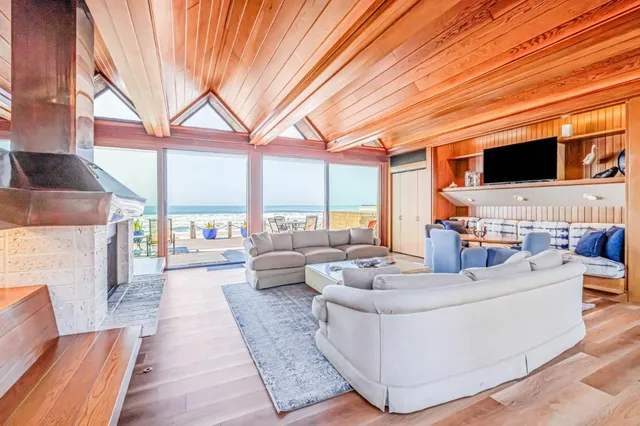 $4,995,000 | 547 Beach Drive, Aptos, CA 95003