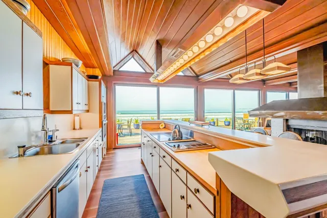 $4,995,000 | 547 Beach Drive, Aptos, CA 95003