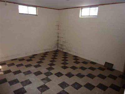 3351 West Carpenter Road Flint, MI 48504 - Photo 7 of 8 20110207-6.JPG