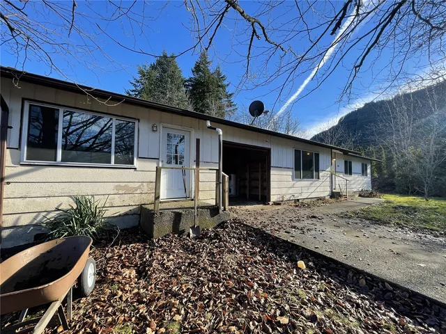 $250,000 | 201 7th Street, Morton, WA 98356