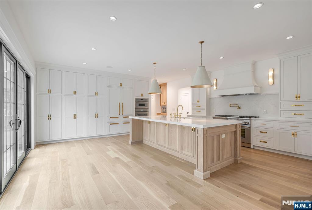 46 Locust Lane Upper Saddle River, NJ 07458 - Photo 11 of 50