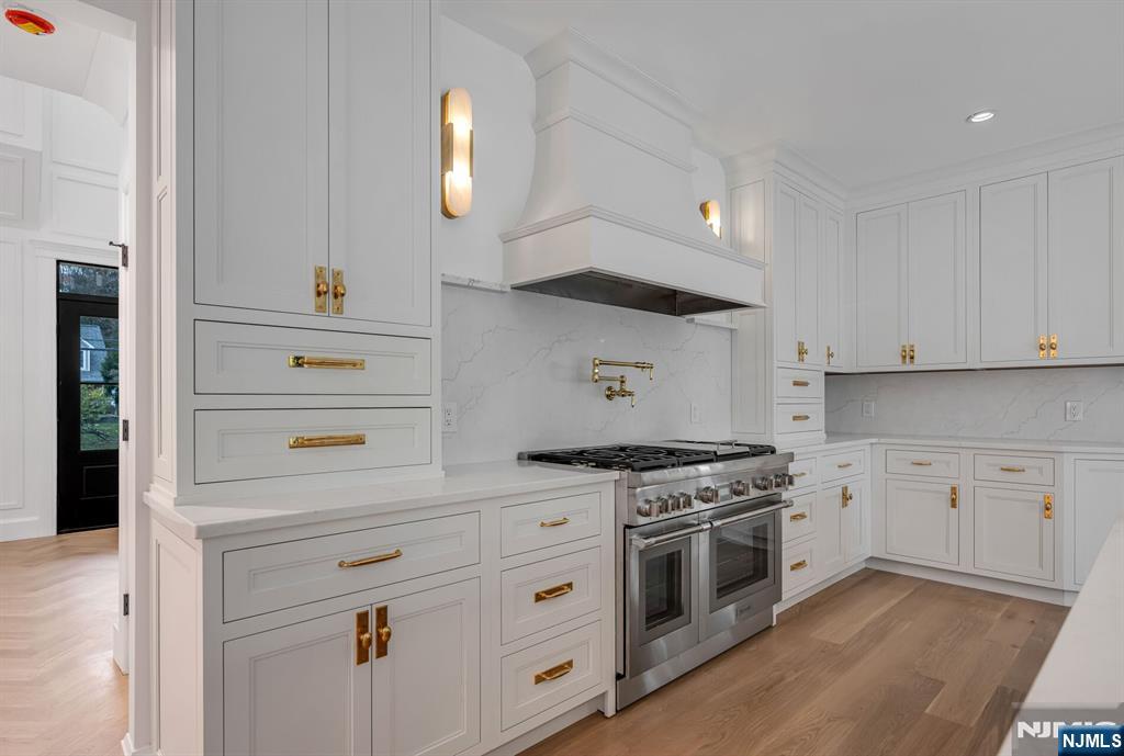 46 Locust Lane Upper Saddle River, NJ 07458 - Photo 12 of 50